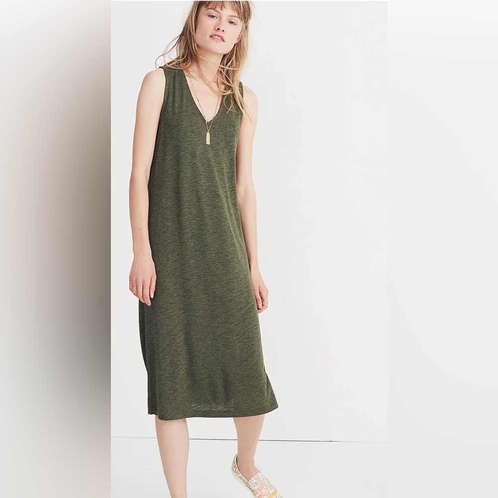 NWOT- Madewell v-neck jersey tank.  Color olive green.  Size XS